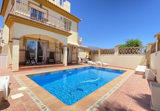 Villa/Dettached house in Nerja - Villa Madrid Private Pool Casasol