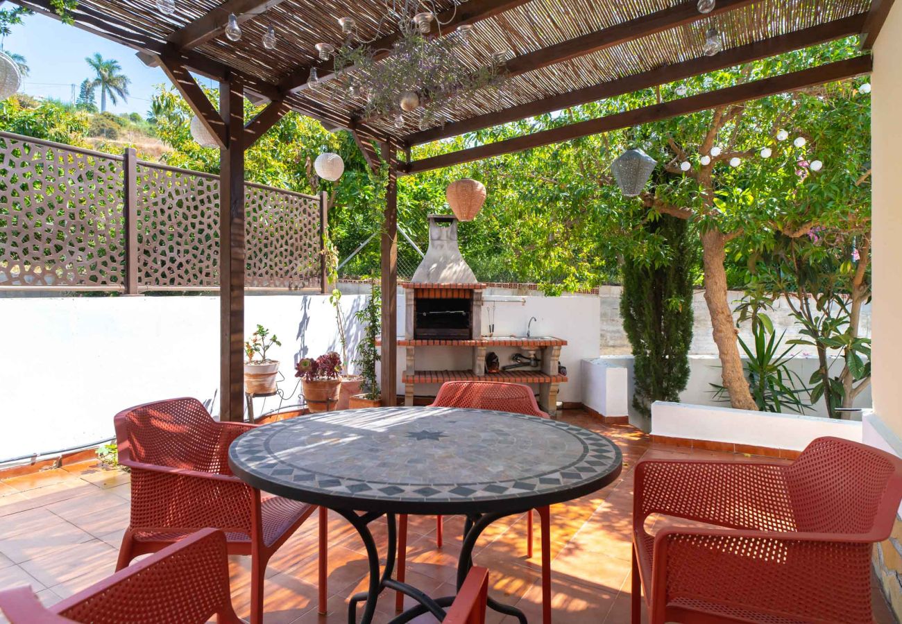Villa in Torrox Costa - Villa Calidum: Private Pool Villa in Nerja