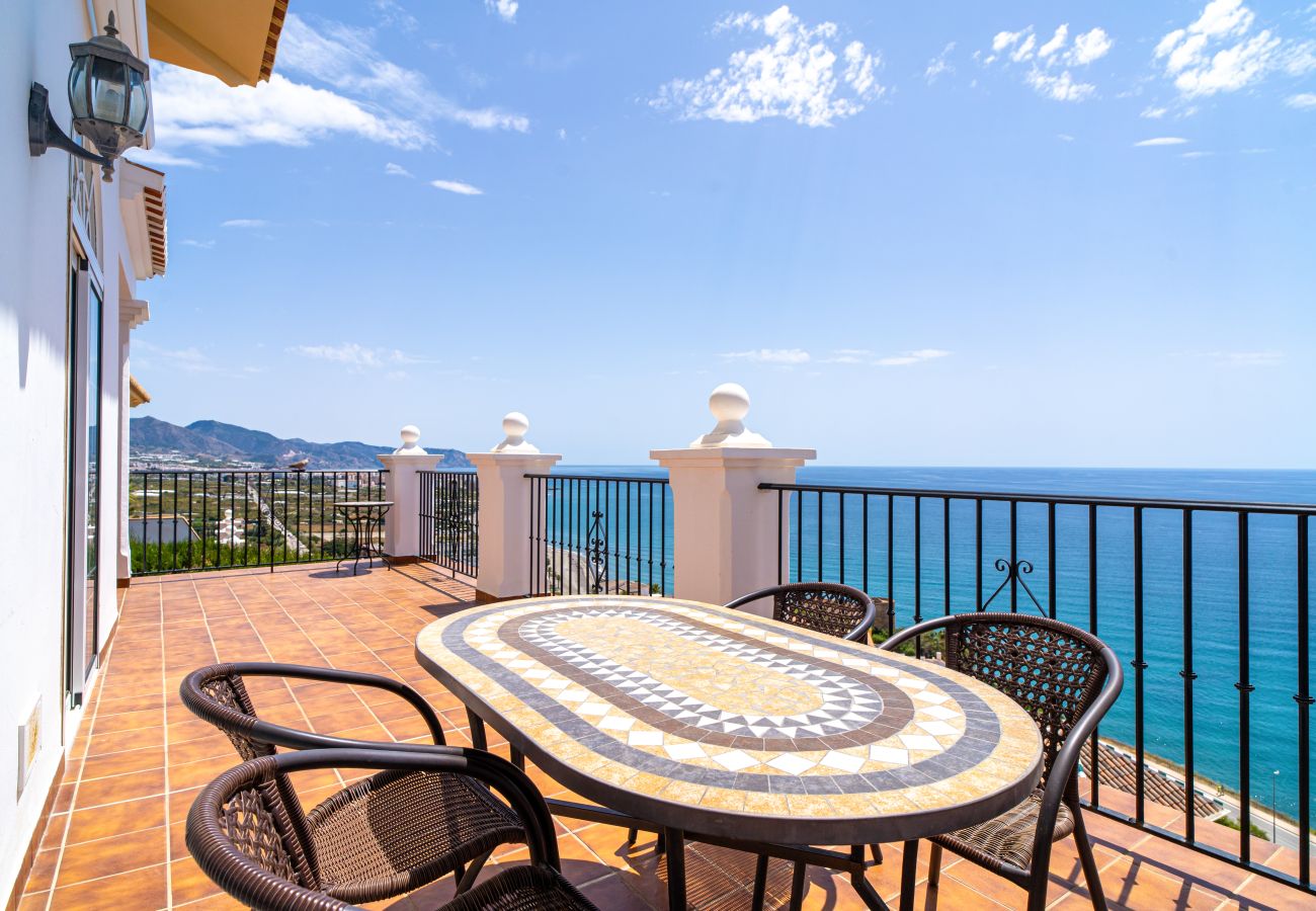 Villa in Nerja - Villa Prime Seaview by Casasol