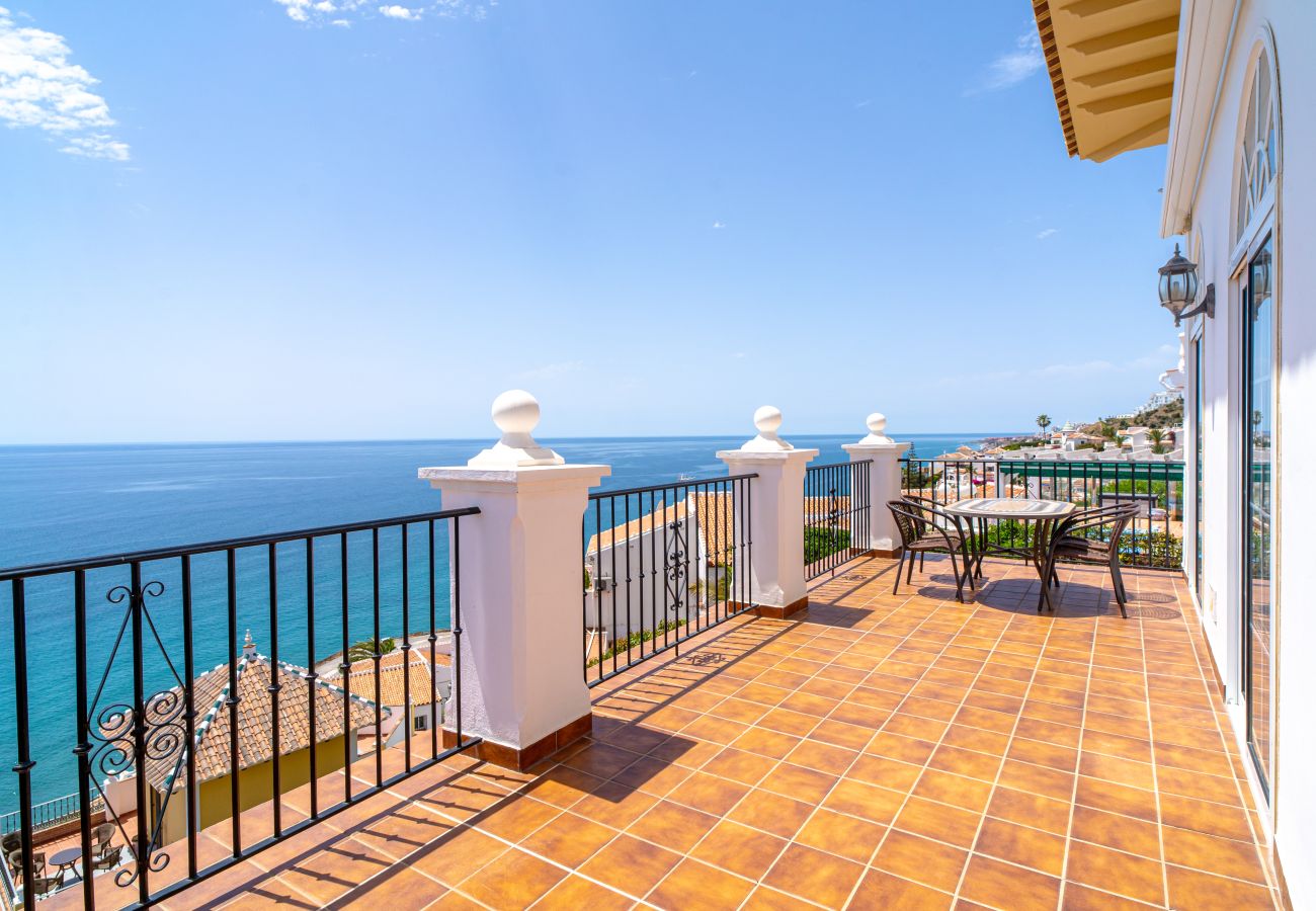 Villa in Nerja - Villa Prime Seaview by Casasol