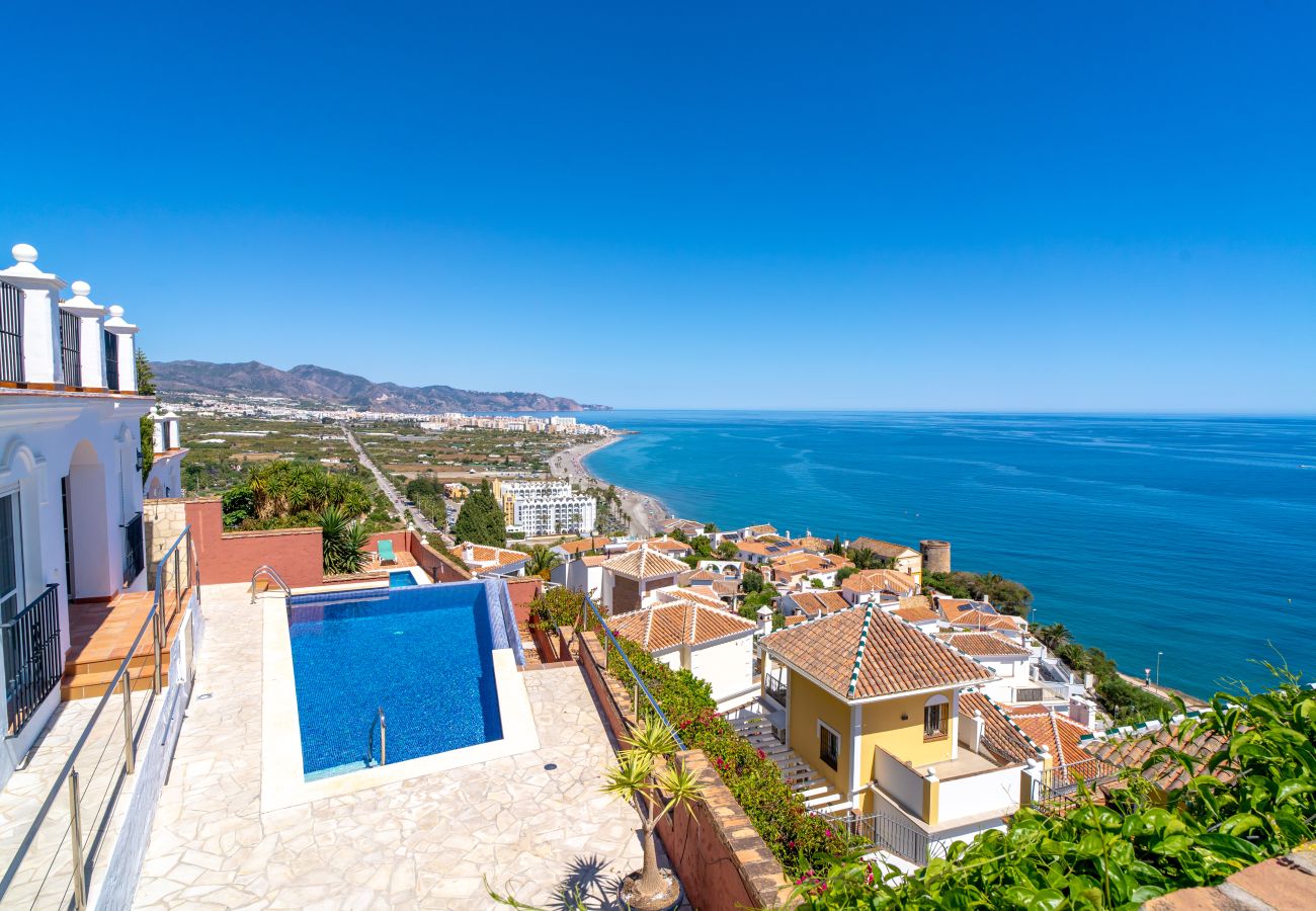 Villa in Nerja - Villa Vista Deluxe by Casasol