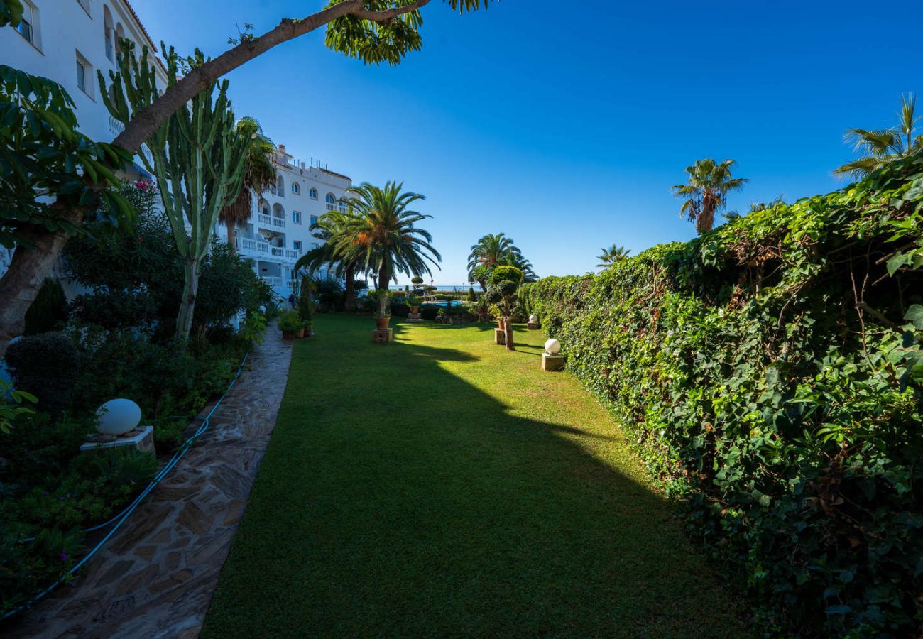Apartment in Nerja - Stella Maris Nerja Beachfront Apartment, Sea View 