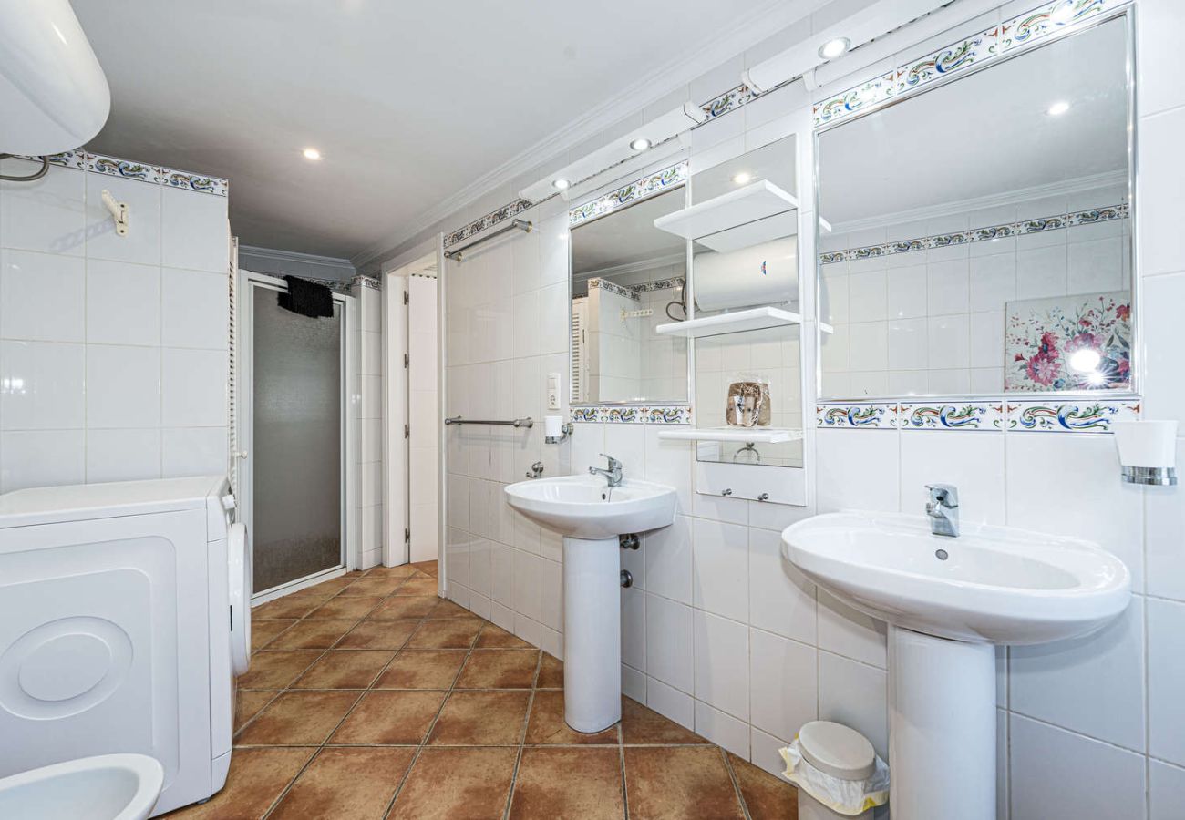 Apartment in Nerja - Stella Maris Nerja Beachfront Apartment, Sea View 