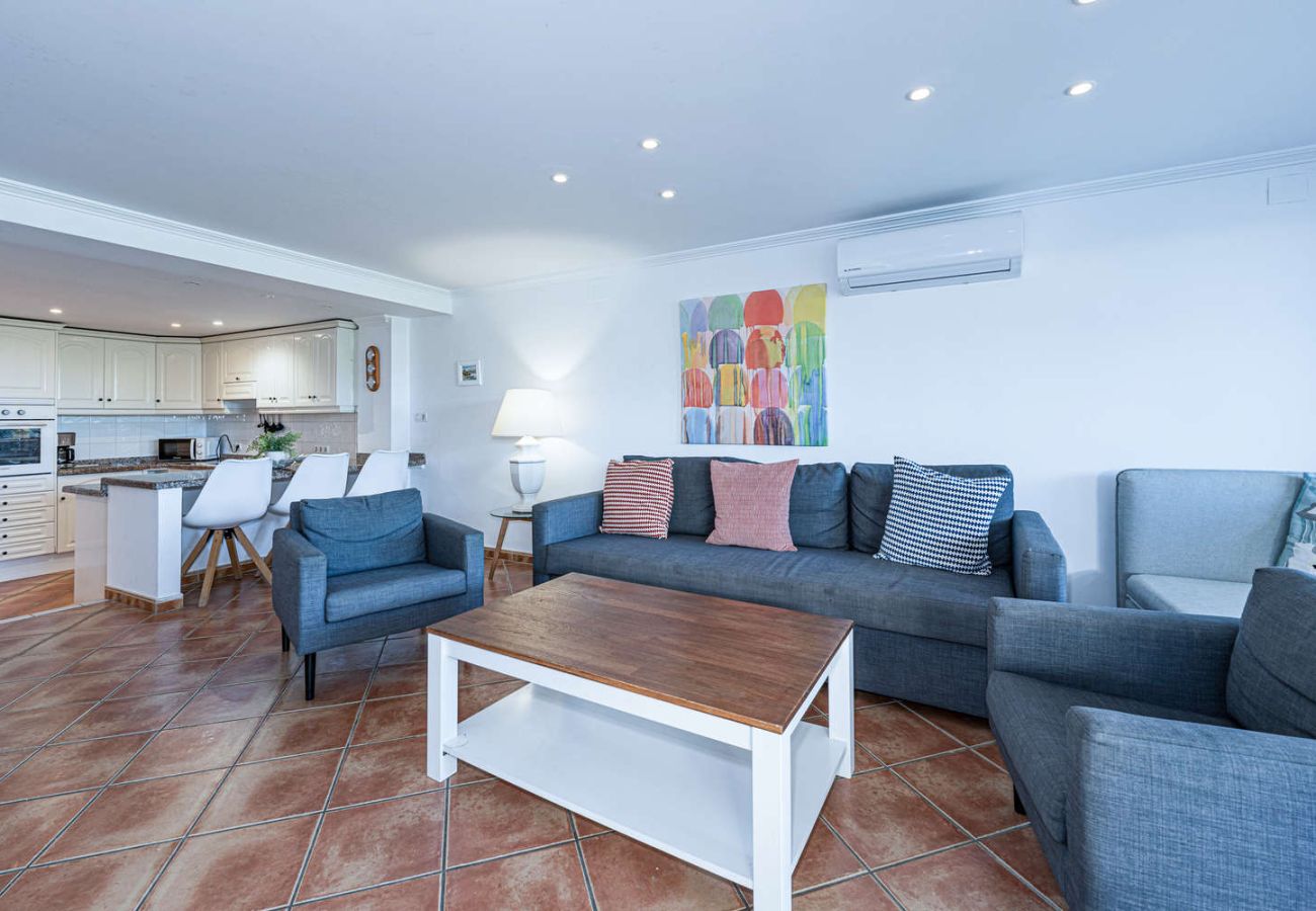 Apartment in Nerja - Stella Maris Nerja Beachfront Apartment, Sea View 