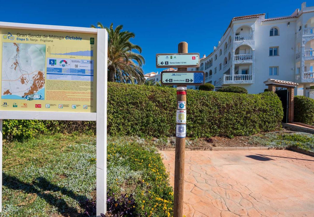 Apartment in Nerja - Stella Maris Nerja Beachfront Apartment, Sea View 