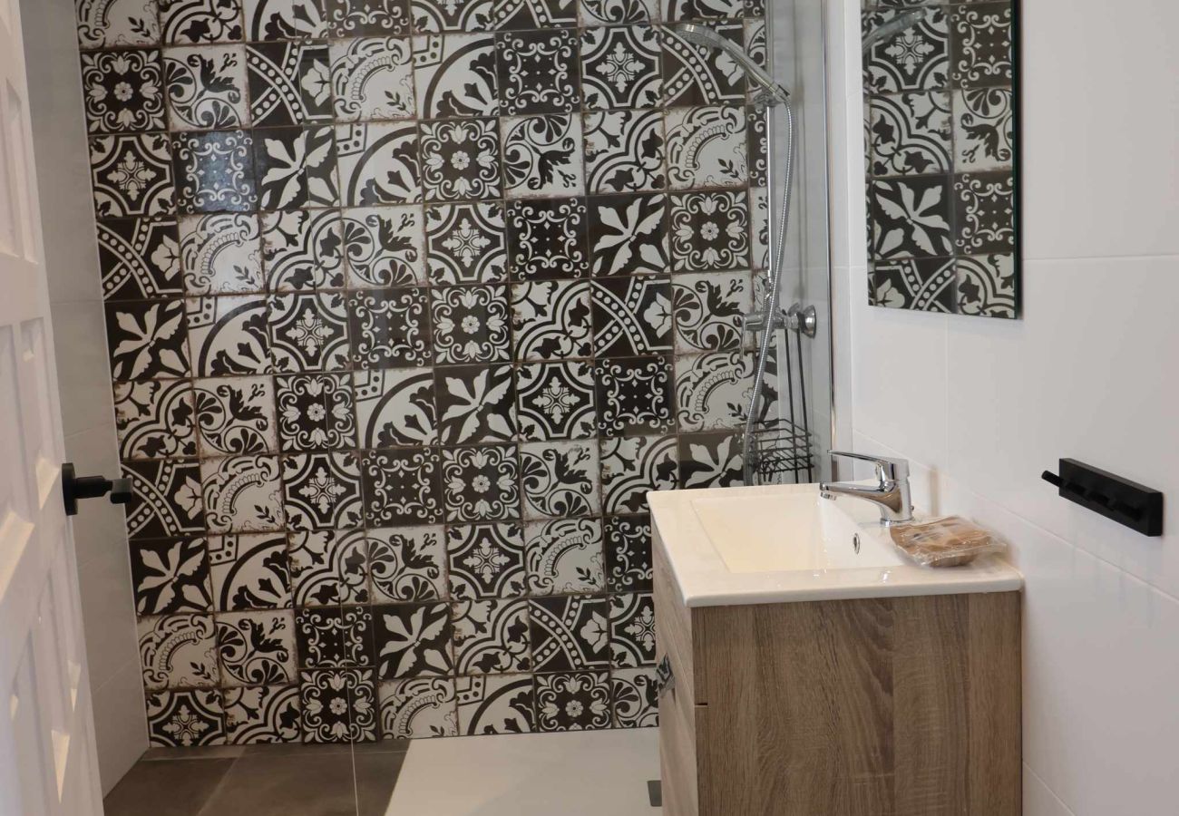 Apartment in Nerja - Casa Monica Apartment in Verano Azul: Sea Views and Rooftop Solarium