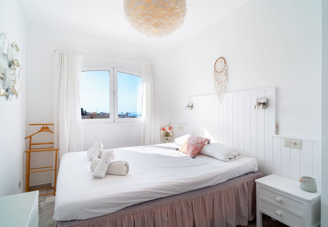 Apartment in Nerja - Casa Monica Apartment in Verano Azul: Sea Views and Rooftop Solarium