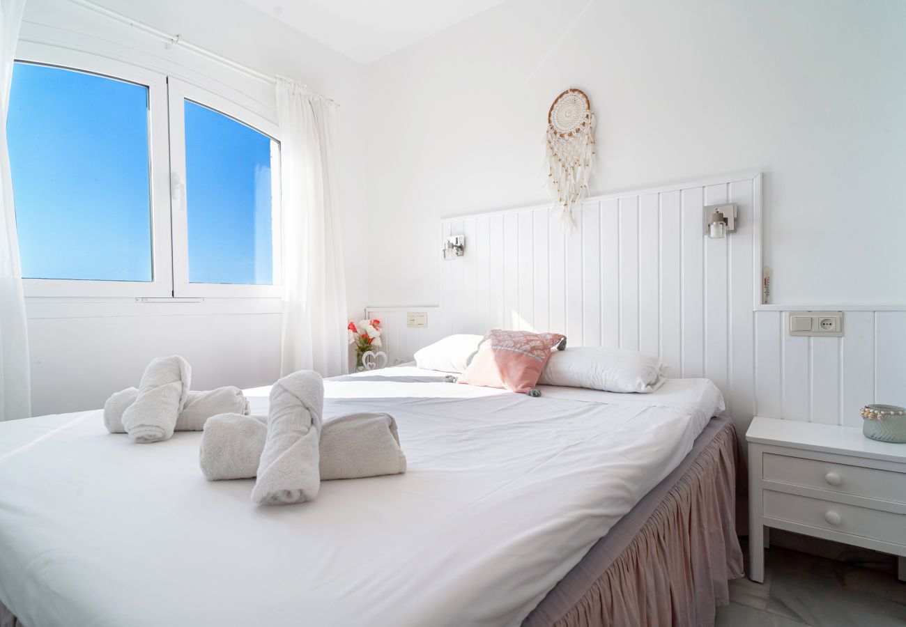 Apartment in Nerja - Casa Monica Apartment in Verano Azul: Sea Views and Rooftop Solarium