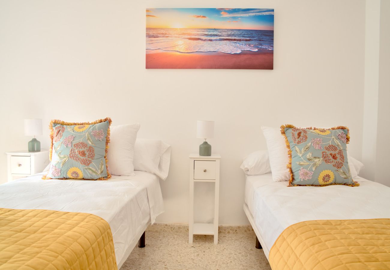 Apartment in Nerja - Tucuman 3 Los Huertos Nerja: Sunny Apartment