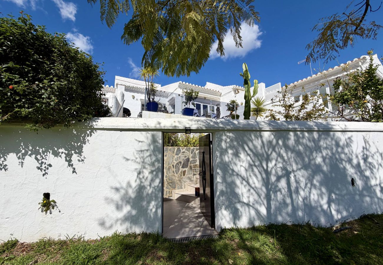 Apartment in Nerja - Tropicana 6C Apartment in Nerja with Sea Views