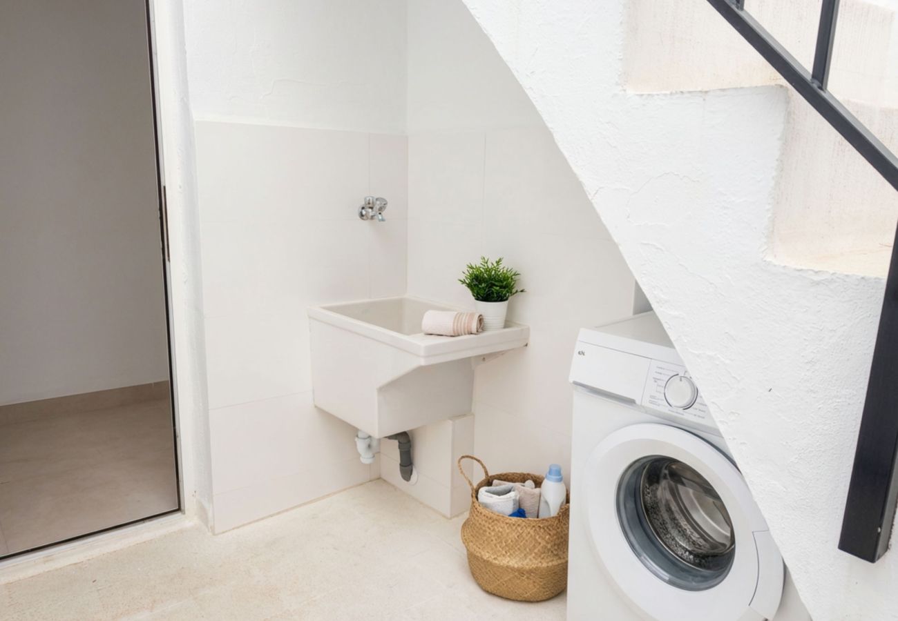 Terraced House in Nerja - Casa Chica: Townhouse with Private Rooftop in Calle Cristo, Nerja