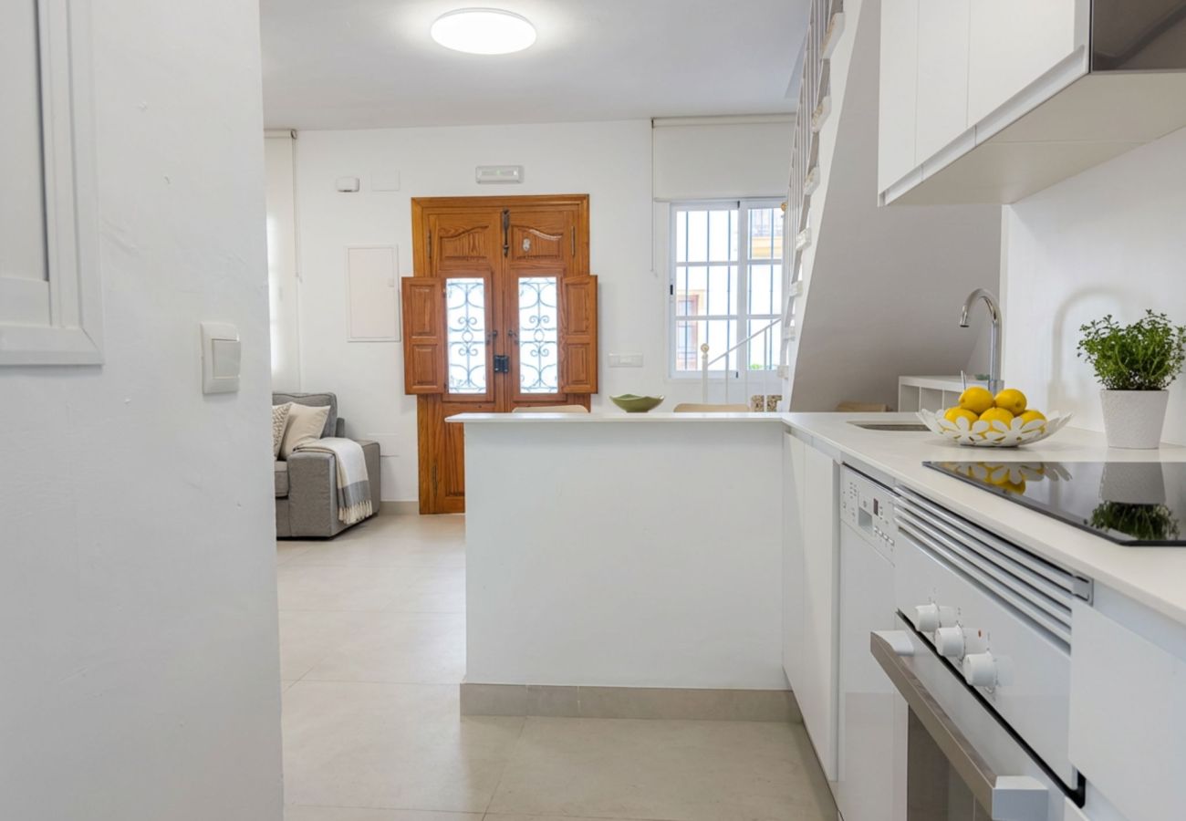 Terraced House in Nerja - Casa Chica: Townhouse with Private Rooftop in Calle Cristo, Nerja