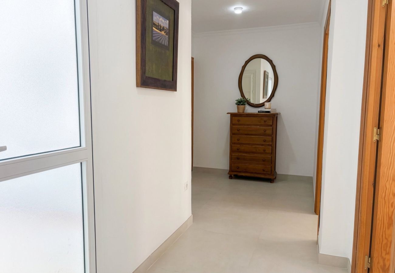 Terraced House in Nerja - Casa Chica: Townhouse with Private Rooftop in Calle Cristo, Nerja