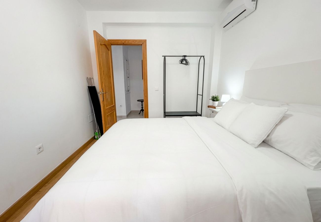 Terraced House in Nerja - Casa Chica: Townhouse with Private Rooftop in Calle Cristo, Nerja