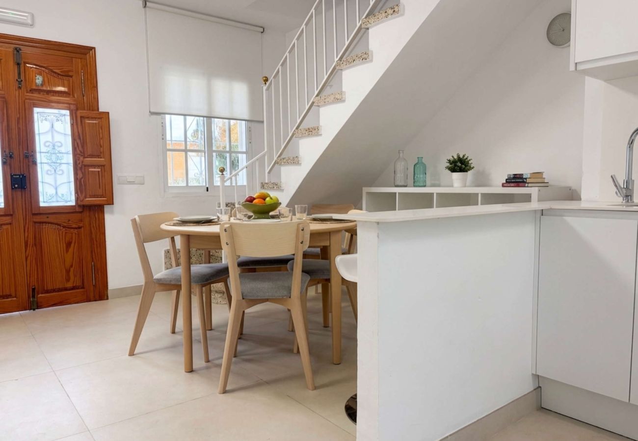 Terraced House in Nerja - Casa Chica: Townhouse with Private Rooftop in Calle Cristo, Nerja