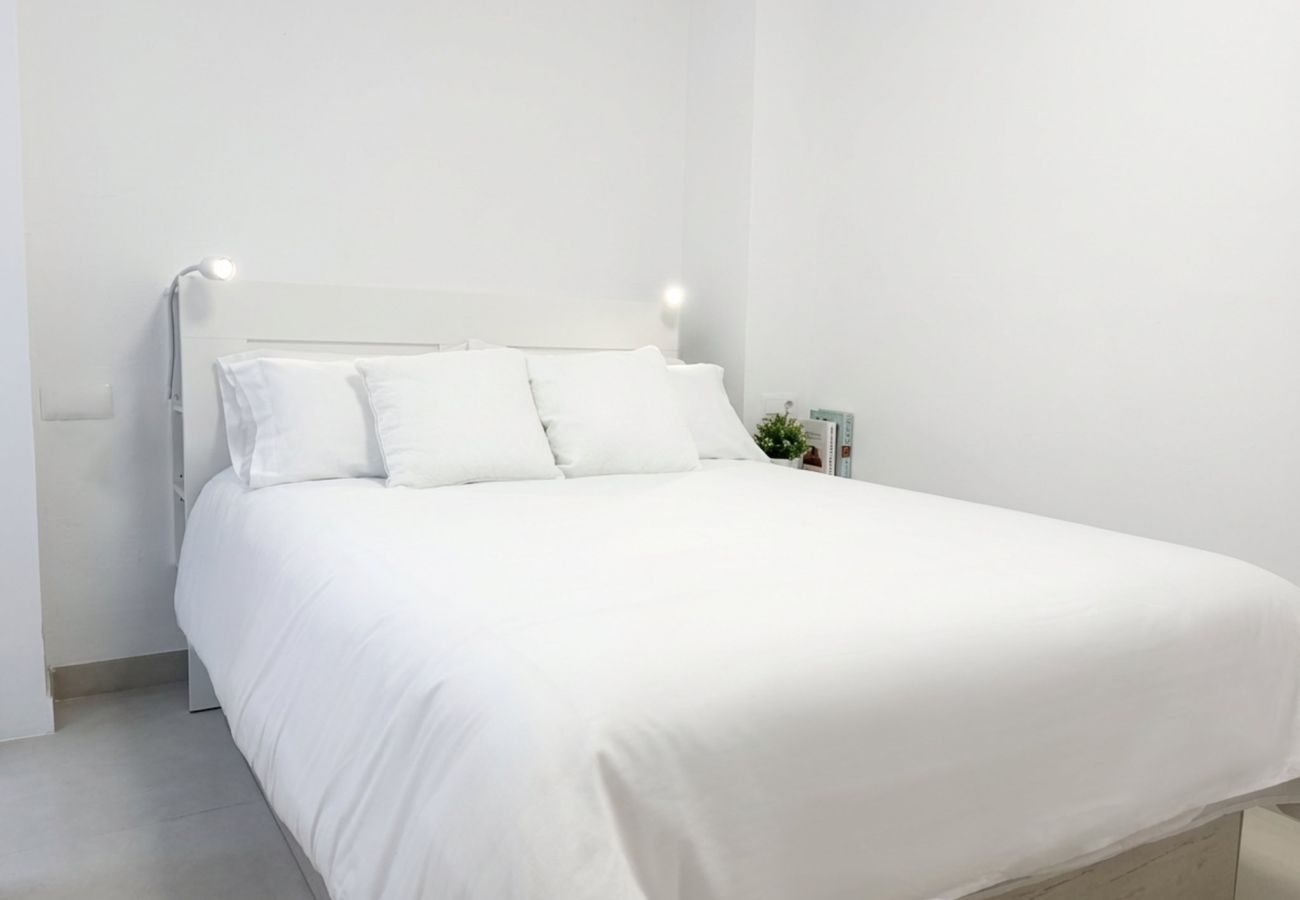 Terraced House in Nerja - Casa Chica: Townhouse with Private Rooftop in Calle Cristo, Nerja