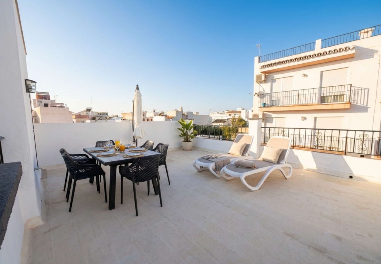 Terraced House in Nerja - Casa Chica: Townhouse with Private Rooftop in Calle Cristo, Nerja