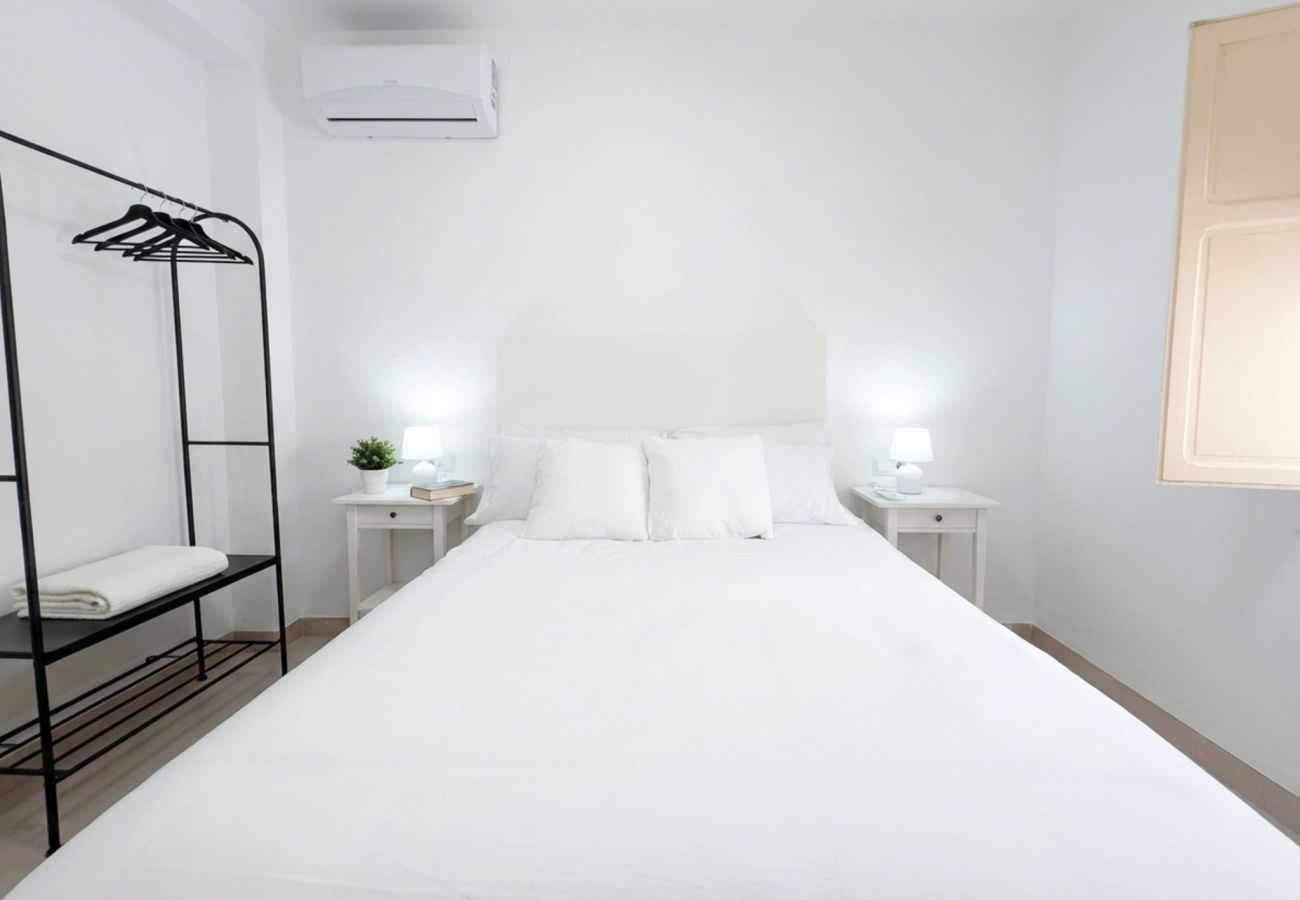 Terraced House in Nerja - Casa Chica: Townhouse with Private Rooftop in Calle Cristo, Nerja