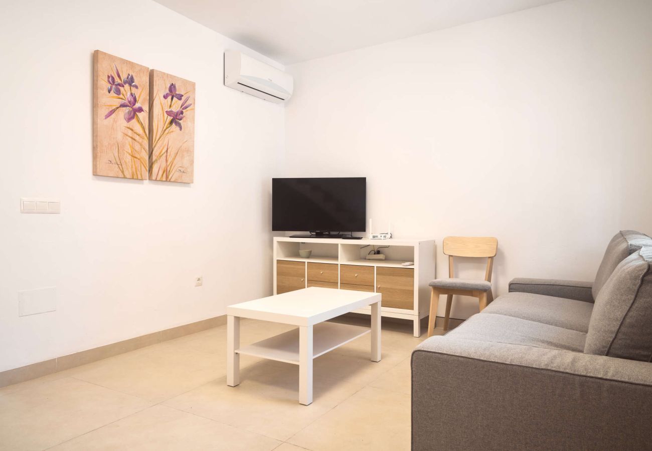 Terraced House in Nerja - Casa Chica: Townhouse with Private Rooftop in Calle Cristo, Nerja