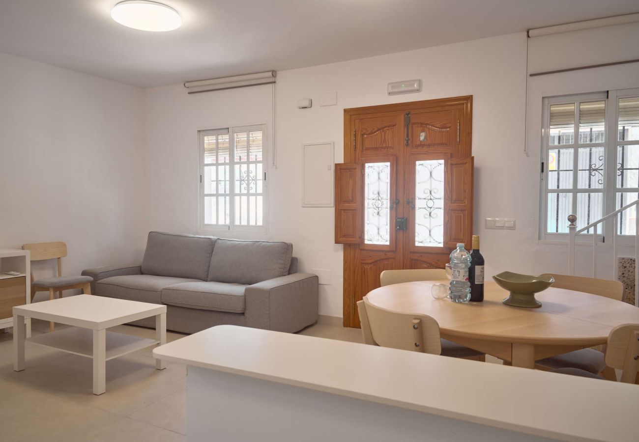 Terraced House in Nerja - Casa Chica: Townhouse with Private Rooftop in Calle Cristo, Nerja