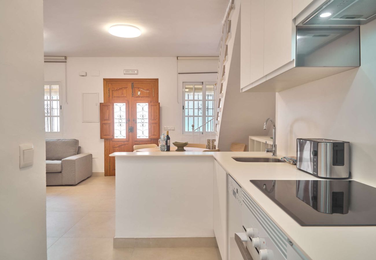 Terraced House in Nerja - Casa Chica: Townhouse with Private Rooftop in Calle Cristo, Nerja