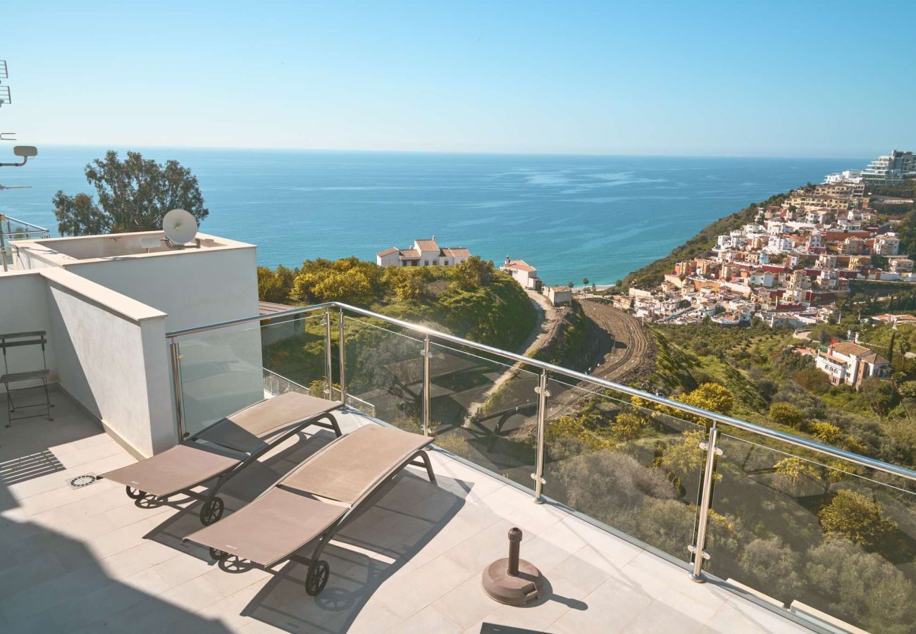 Apartment in Nerja - Penthouse Balcón del Mar D4: 3 Terraces & Heated Pool