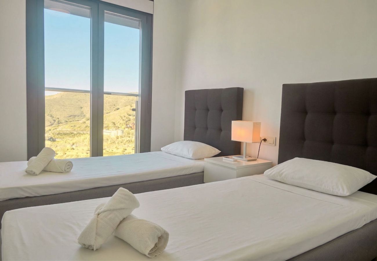 Apartment in Nerja - Penthouse Balcon del Mar D4: 3 Terraces & Heated Pool in Nerja