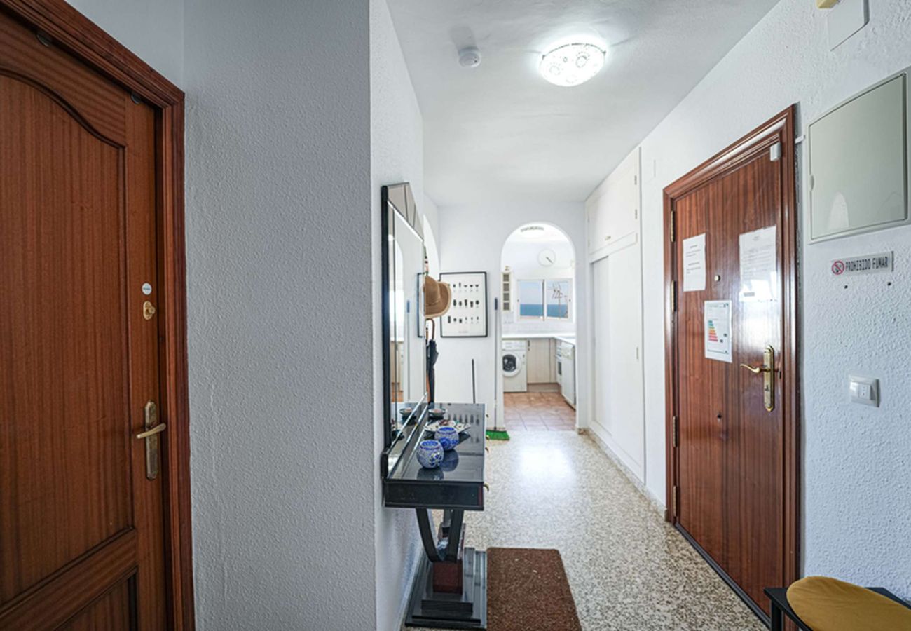 Apartment in Nerja - Albaida II 2B: South-Facing Apartment with Sea Views, Playa Torrecilla Nerja