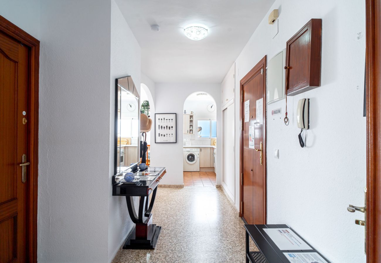 Apartment in Nerja - Albaida II 2B: South-Facing Apartment with Sea Views, Playa Torrecilla Nerja