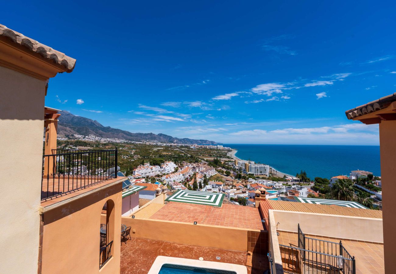 Villa in Nerja - Villa Punta Lara 15: Private Pool Villa for 5 with Sea Views, Nerja