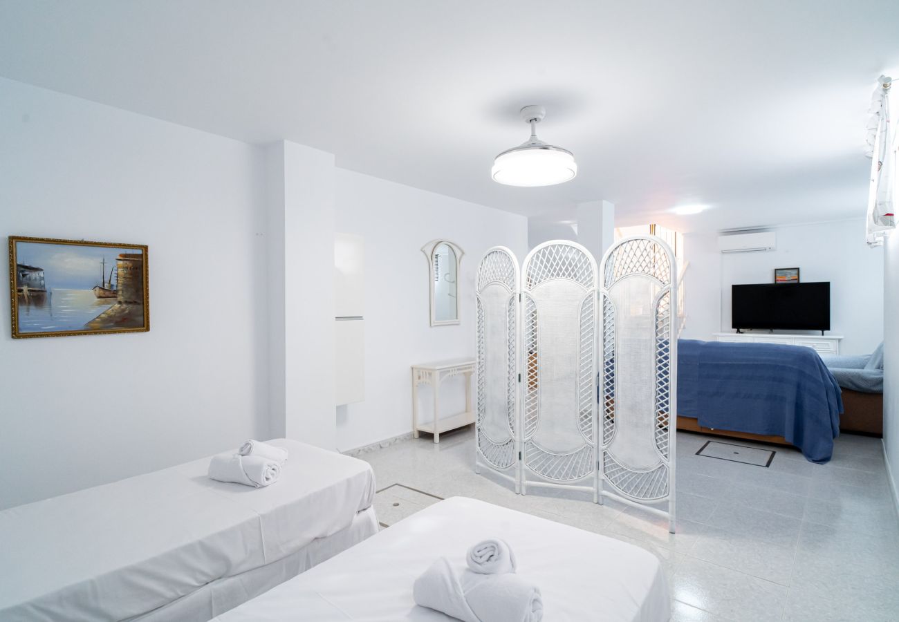 Villa in Nerja - Villa Punta Lara 15: Private Pool Villa for 5 with Sea Views, Nerja