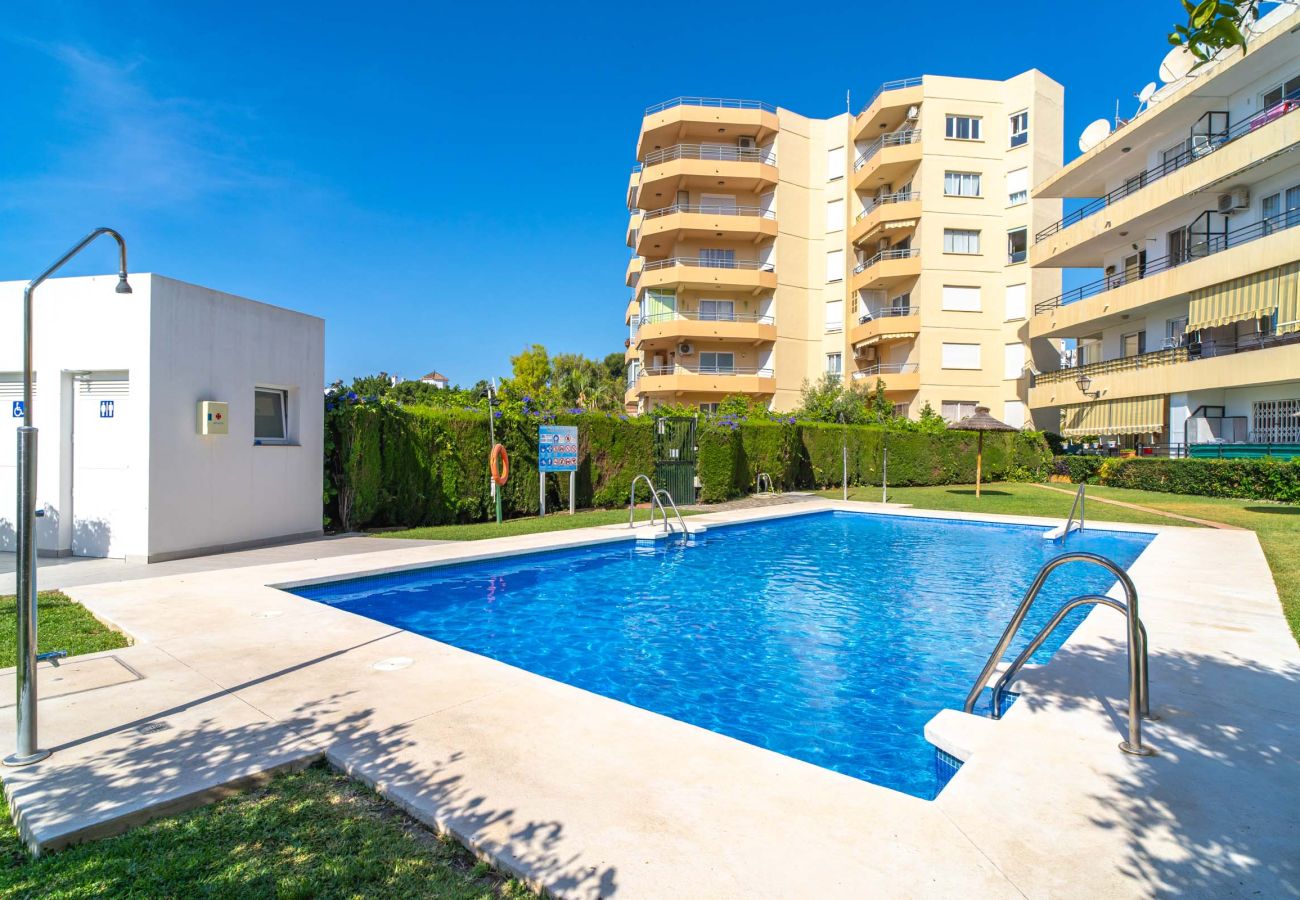 Apartment in Nerja - Tahiti 2 7: Family Apartment for 4 People in Playa Burriana, Nerja