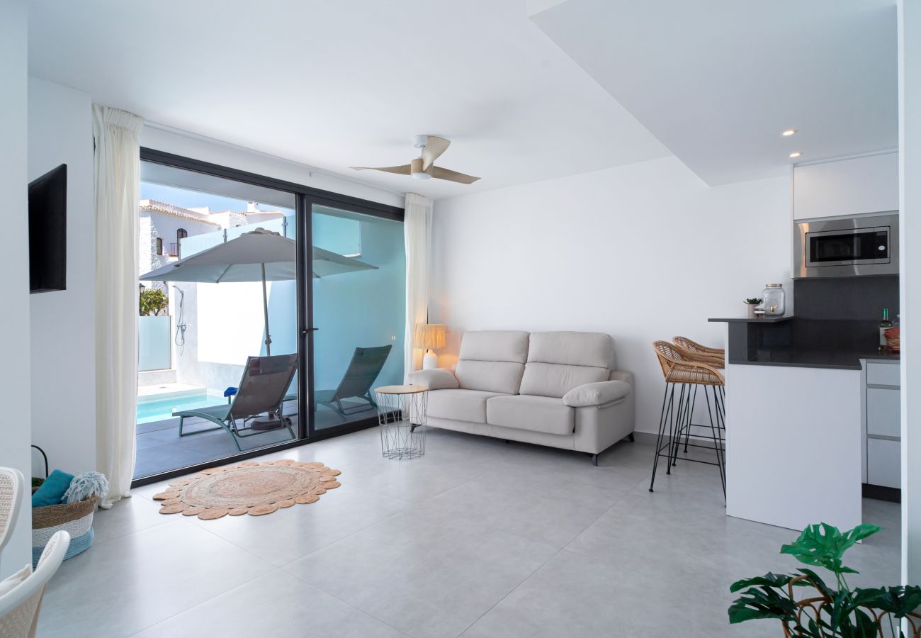 Villa in Nerja - Casa Mezcal – Villa for 4 people with a private swimming pool and hot tub in Nerja