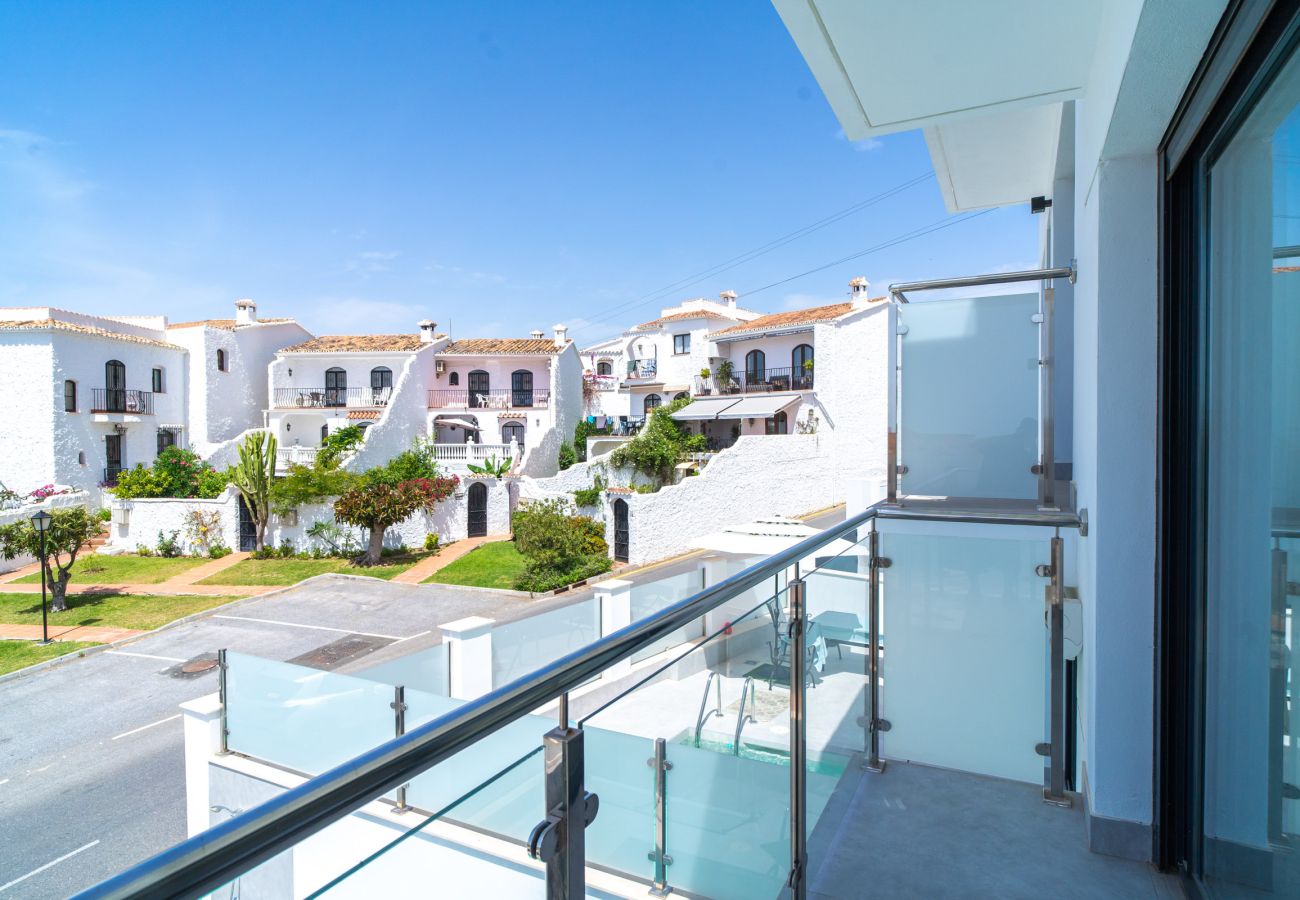 Villa in Nerja - Casa Mezcal – Villa for 4 people with a private swimming pool and hot tub in Nerja