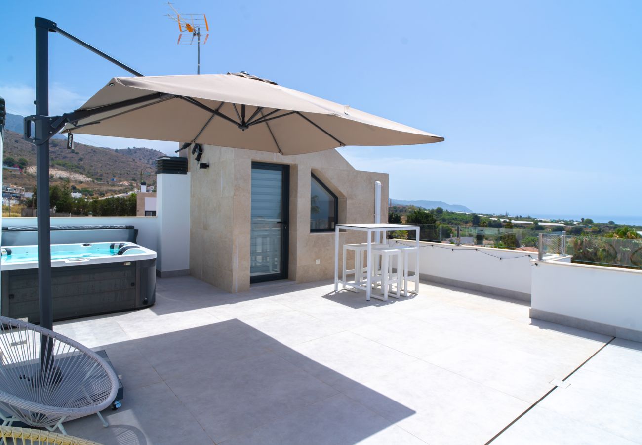 Villa in Nerja - Casa Mezcal – Villa for 4 people with a private swimming pool and hot tub in Nerja