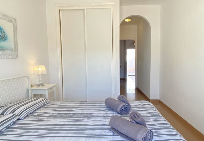 Lägenhet i Nerja - Mediterraneo 20E by Casasol