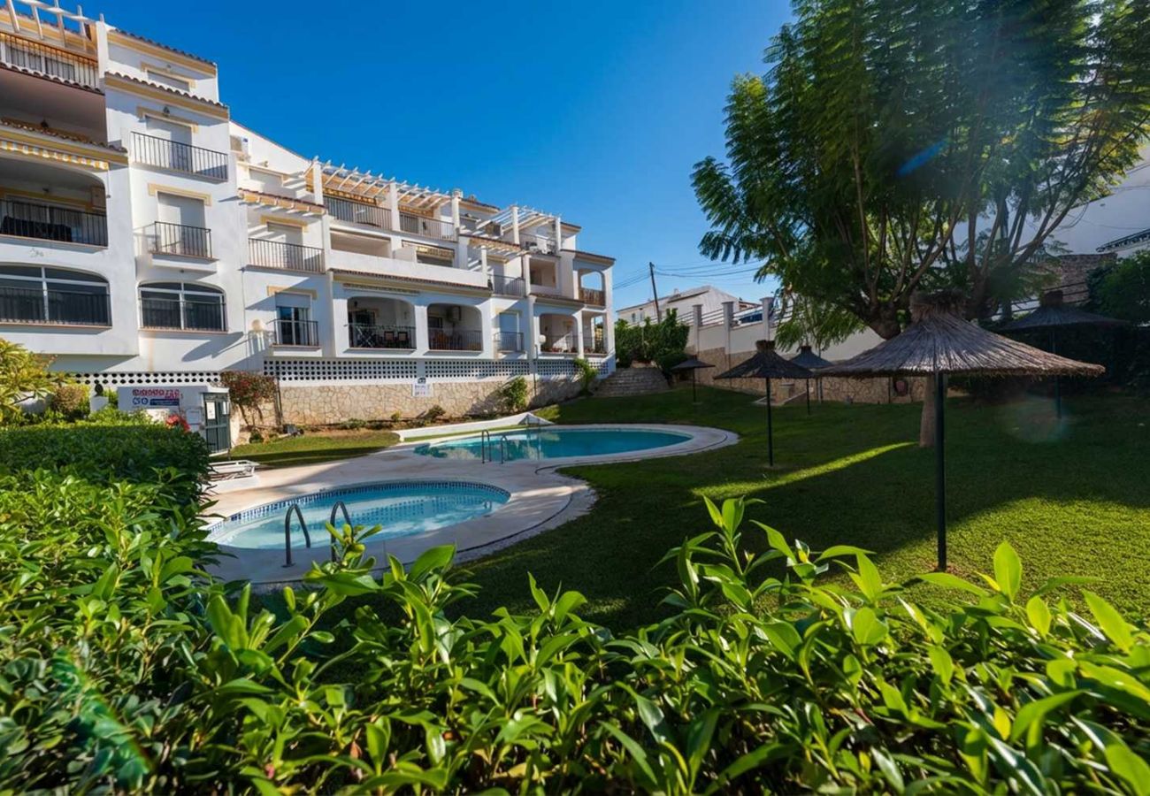 Lägenhet i Nerja - Lägenhet Valparaiso 1B vid Burriana Beach med pool och 2 badrum