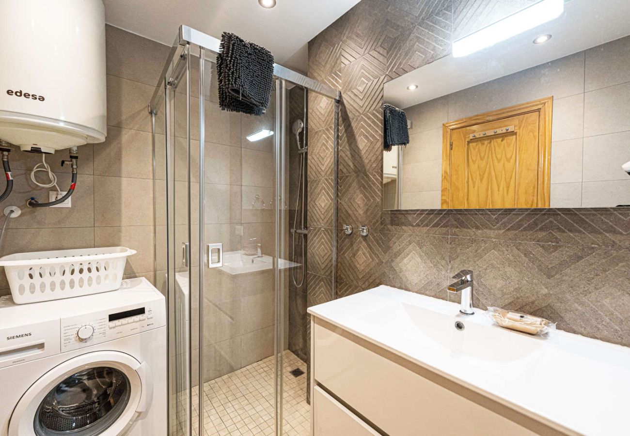 Lägenhet i Nerja - Lägenhet Valparaiso 1B vid Burriana Beach med pool och 2 badrum