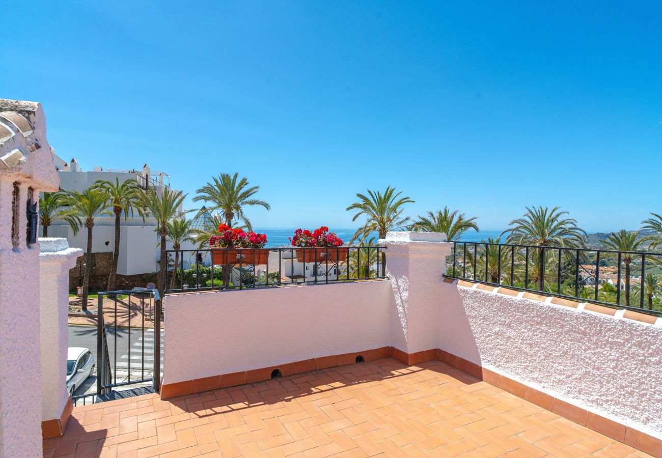 Lägenhet i Nerja - Hibiscos Seaview Terrace by Casasol 