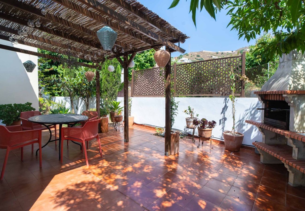 Villa i Torrox Costa - Villa Calidum: Villa med Privat Pool i Nerja
