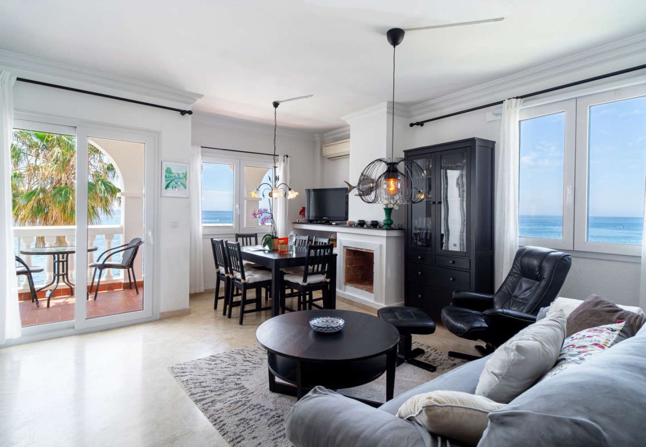 Lägenhet i Nerja - Stella Maris Beachfront 2J by Casasol 