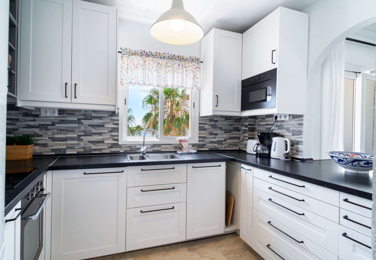 Lägenhet i Nerja - Stella Maris Beachfront 2J by Casasol 