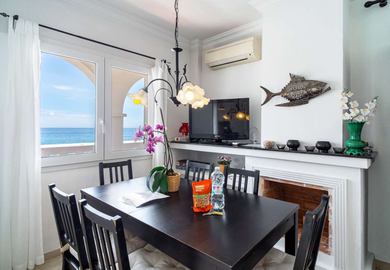 Lägenhet i Nerja - Stella Maris Beachfront 2J by Casasol 