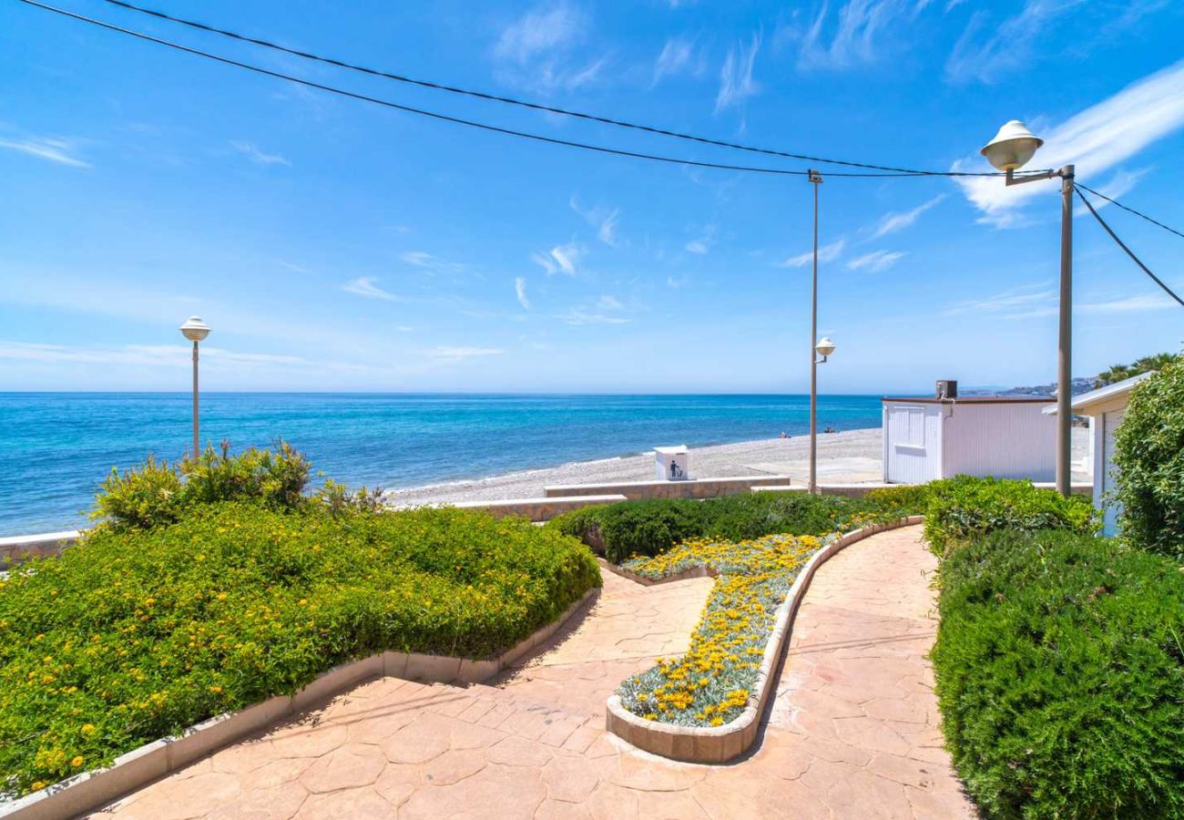 Lägenhet i Nerja - Stella Maris Beachfront 2J by Casasol 