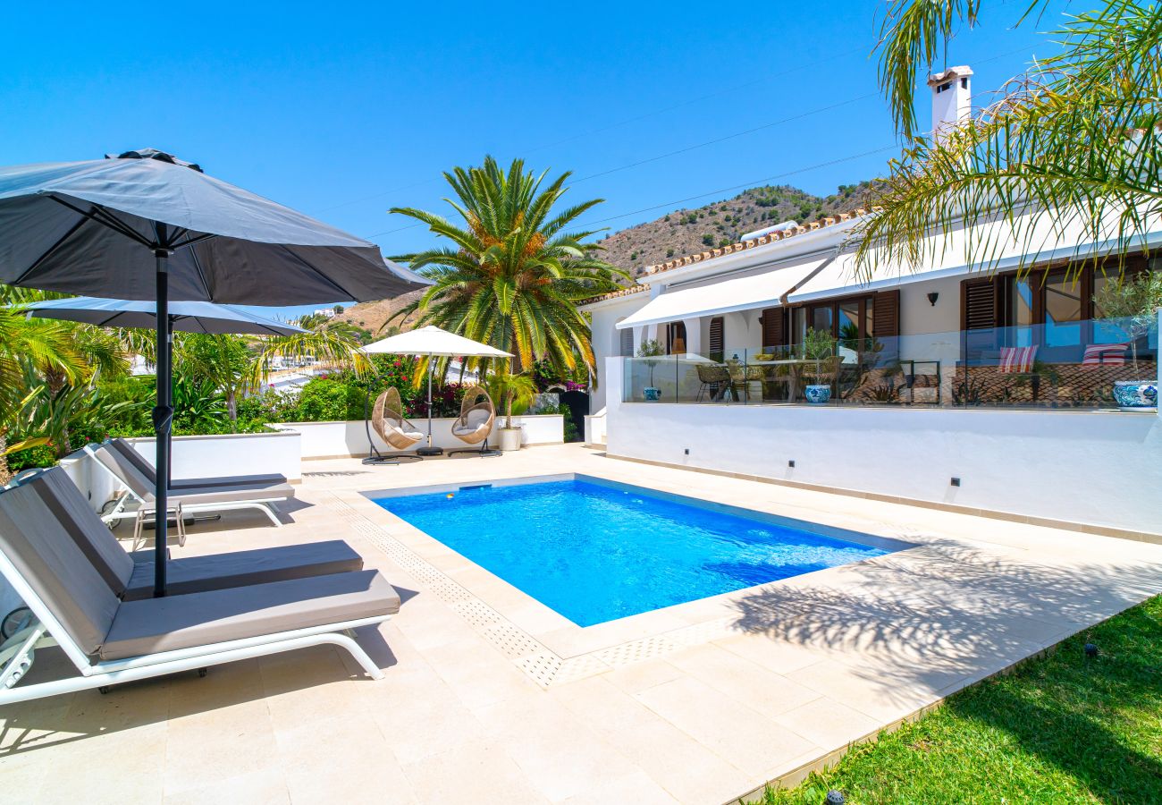Villa i Nerja - Villa Grand Pool Terrace by Casasol
