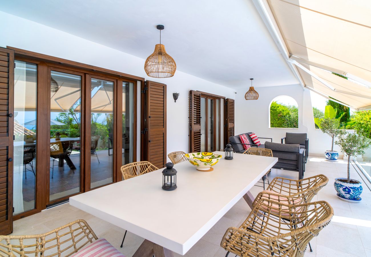 Villa i Nerja - Villa Grand Pool Terrace by Casasol