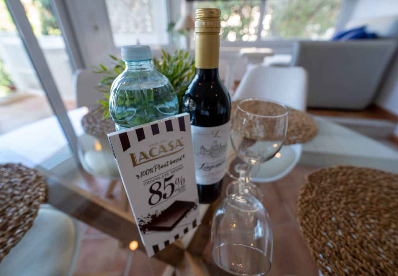 Lägenhet i Nerja - Stella Maris Nerja Beachfront Apartment, Sea View 