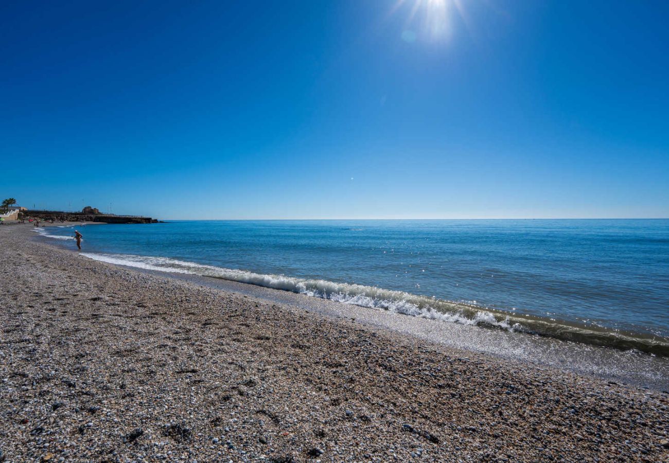 Lägenhet i Nerja - Stella Maris Nerja Beachfront Apartment, Sea View 