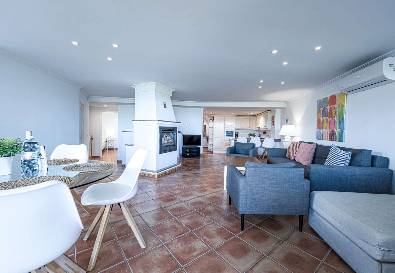 Lägenhet i Nerja - Stella Maris Nerja Beachfront Apartment, Sea View 