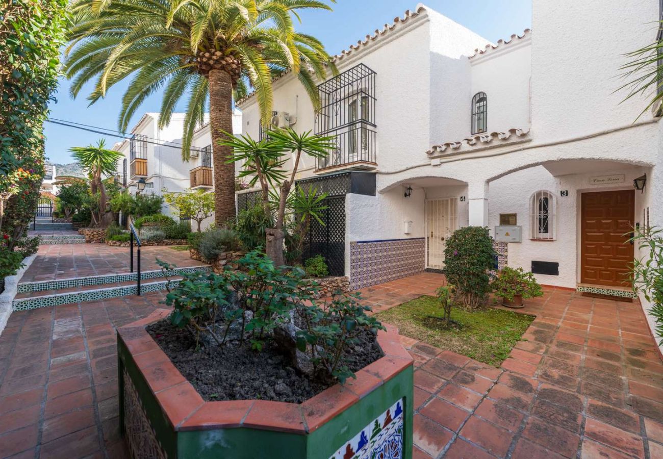 Lägenhet i Nerja - Casa Lena Verano Azul Nerja: Familjeetagevåning med Havsutsikt